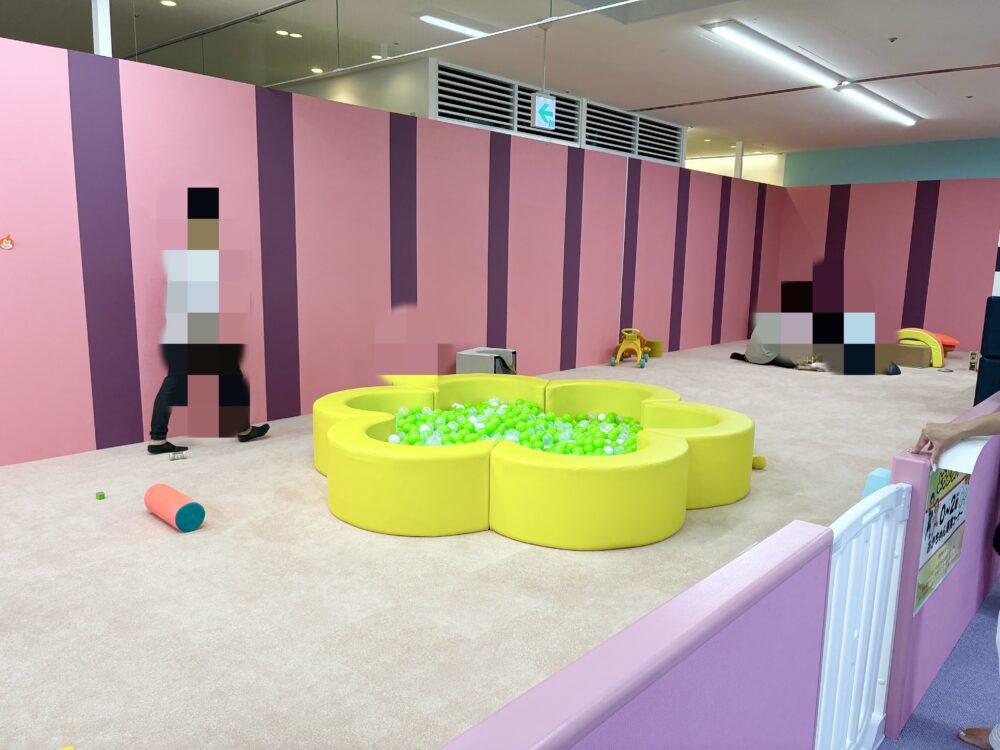We are STARS シャオ店の０～２歳コーナーの様子